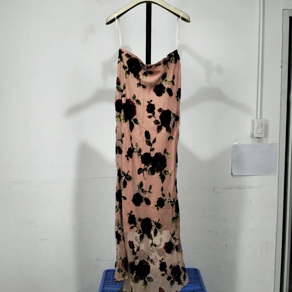 House of CB Bias Cut Skirt and matching Devore Velvet Georgette Crop Tan… - Picture 10 of 16
